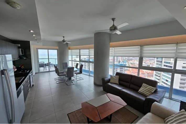 Apartamento en venta en Yacht Club Tower, Avenida Balboa - foto 1