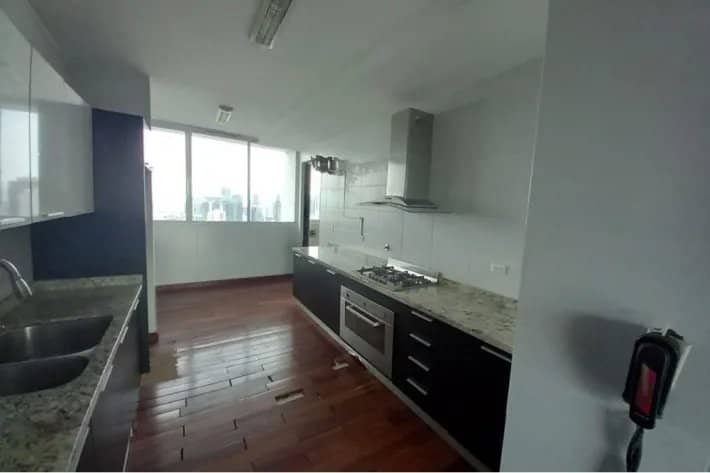 Venta de apartamento reposeído en PH The Forum, El Cangrejo - foto 1