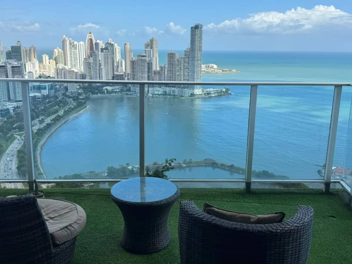 Apartamento amoblado con vista al mar, Avenida Balboa - foto 1