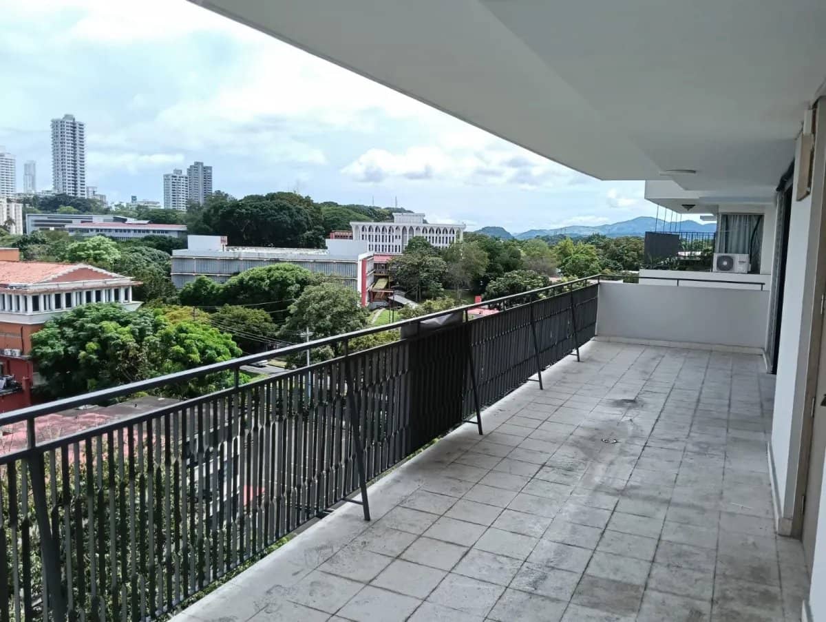 Vendo amplio apartamento el Via Argentina - foto 1