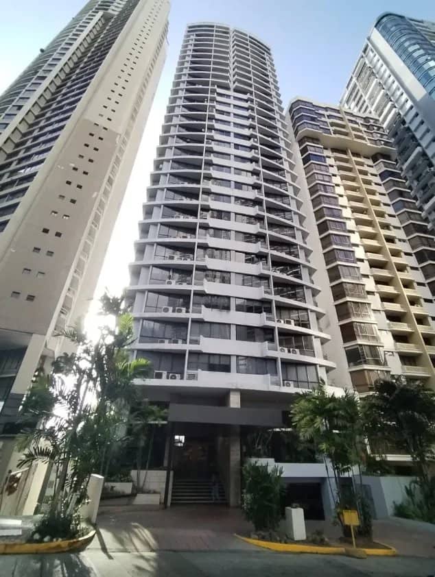 Vendo lujoso apartamento en Punta Paitilla - foto 1