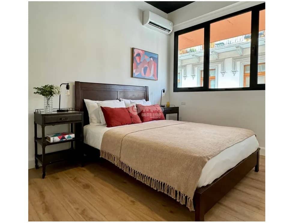 ALQUILER DE APARTAMENTO EN CASCO VIEJO PH PLAZA CENTRAL AMOBLADO - foto 1