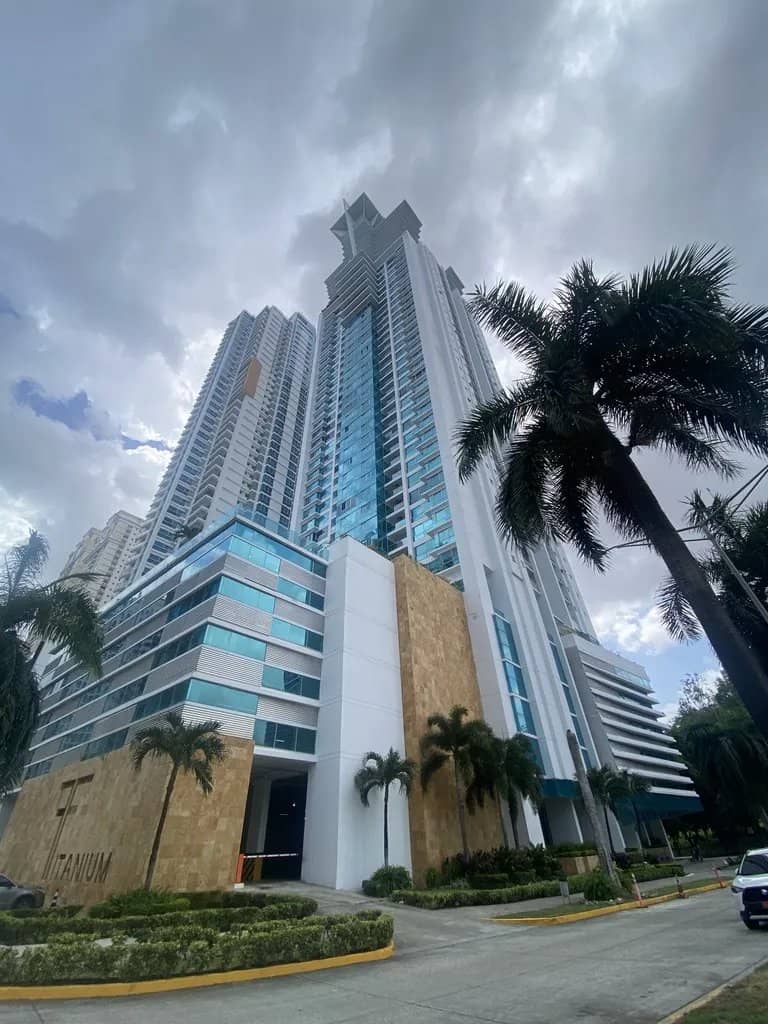 Apartamento en Alquiler PH Titanium Costa del Este | 3 Recámaras - photo 1