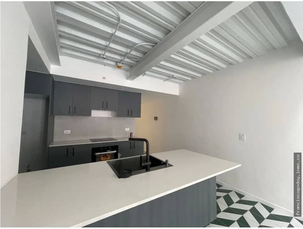 SE VENDE APARTAMENTO - CASCO VIEJO - foto 1