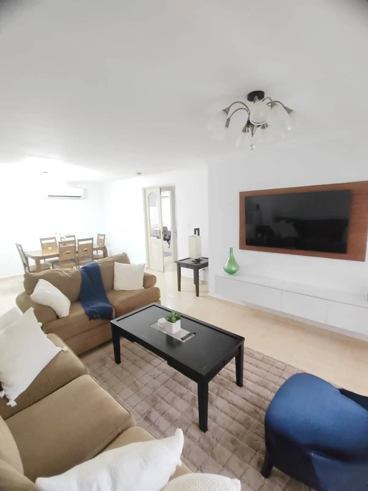 Apartamento Amueblado de 2 Dormitorios en Alquiler en El Cangrejo, Vía Argentina - foto 1
