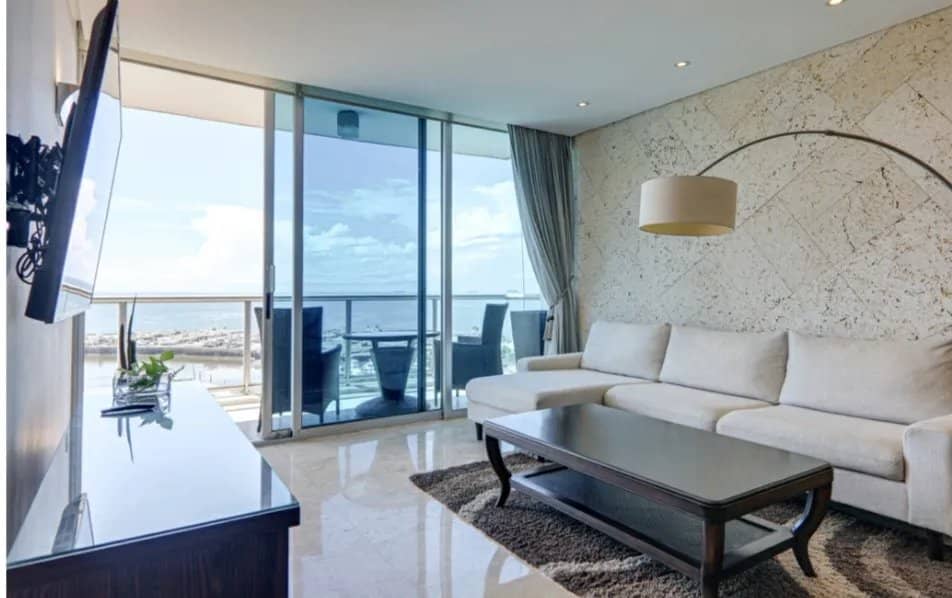 SE ALQUILA APARTAMENTO AMOBLADO CON VISTA AL MAR – AV. BALBOA - foto 1