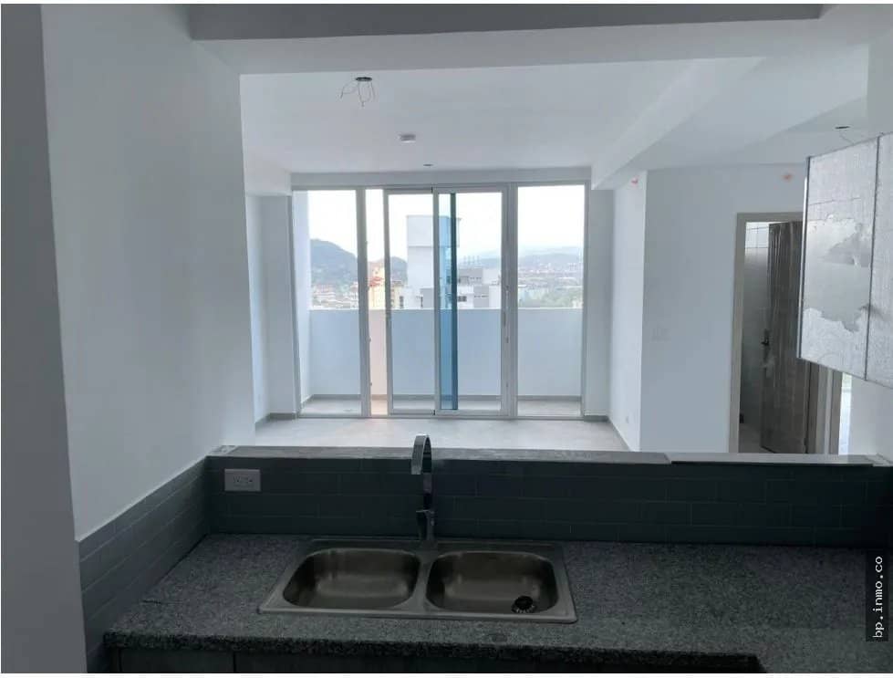 VENDO/ALQUILO APARTAMENTO EN PH SIGNATURE - LA CRESTA - foto 1