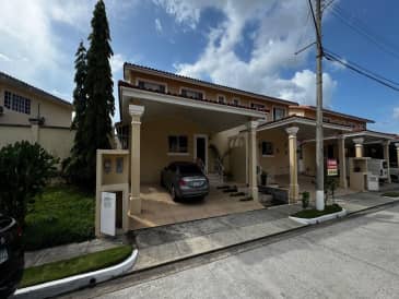 Venta de casa en PH Villa Tivoli, Villas del Golf - foto 1