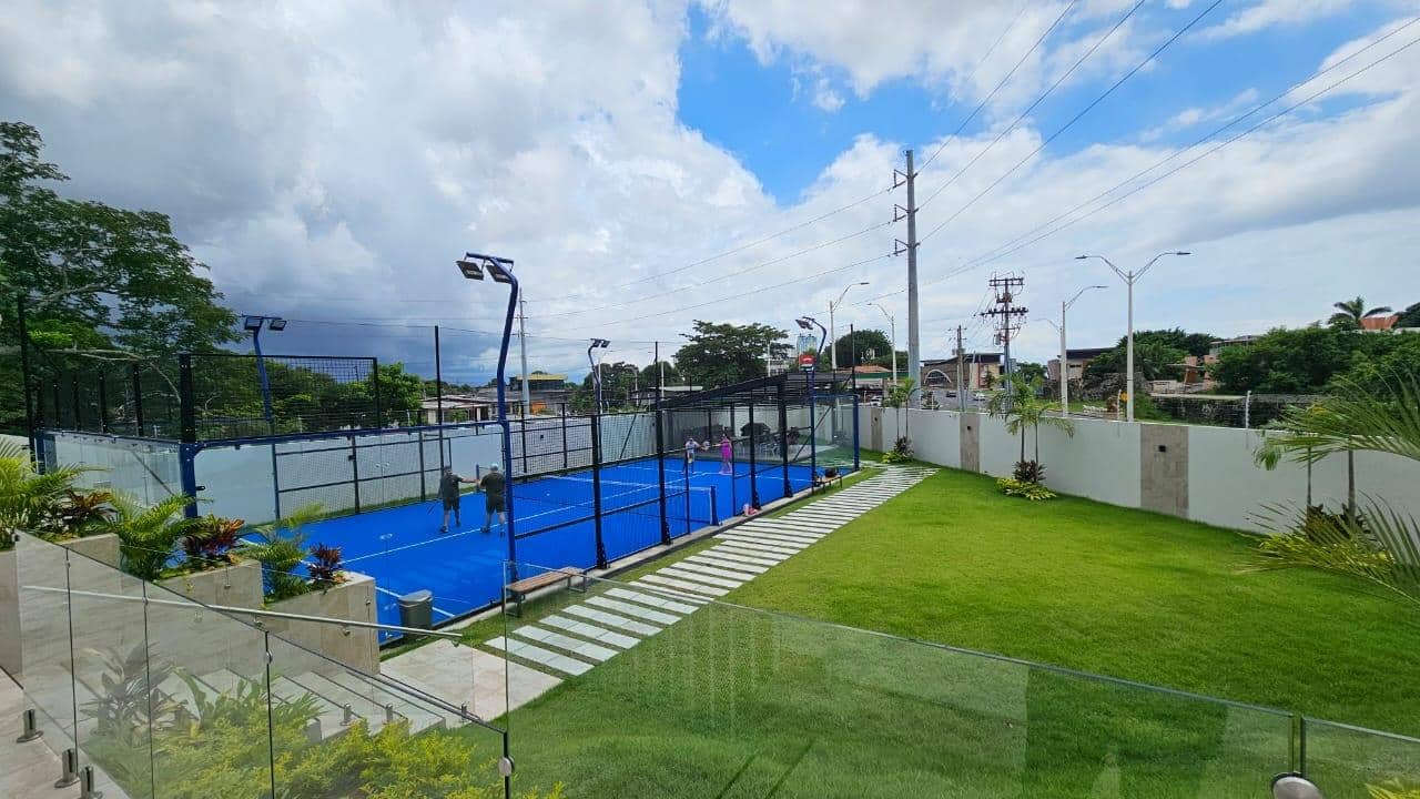 Venta de apartamento en PH Bahia del Golf, Coco del Mar - foto 1