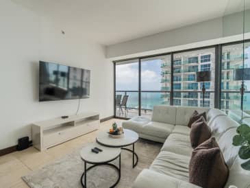 Comodo apartamento de dos habitaciones en planta alta - photo 1