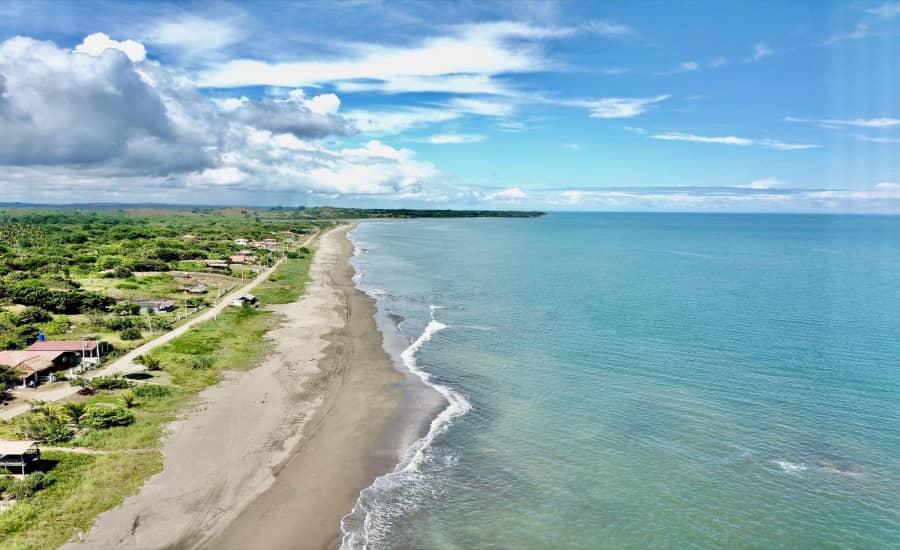 SE VENDE Terreno de Playa El UveritoVenta - foto 1