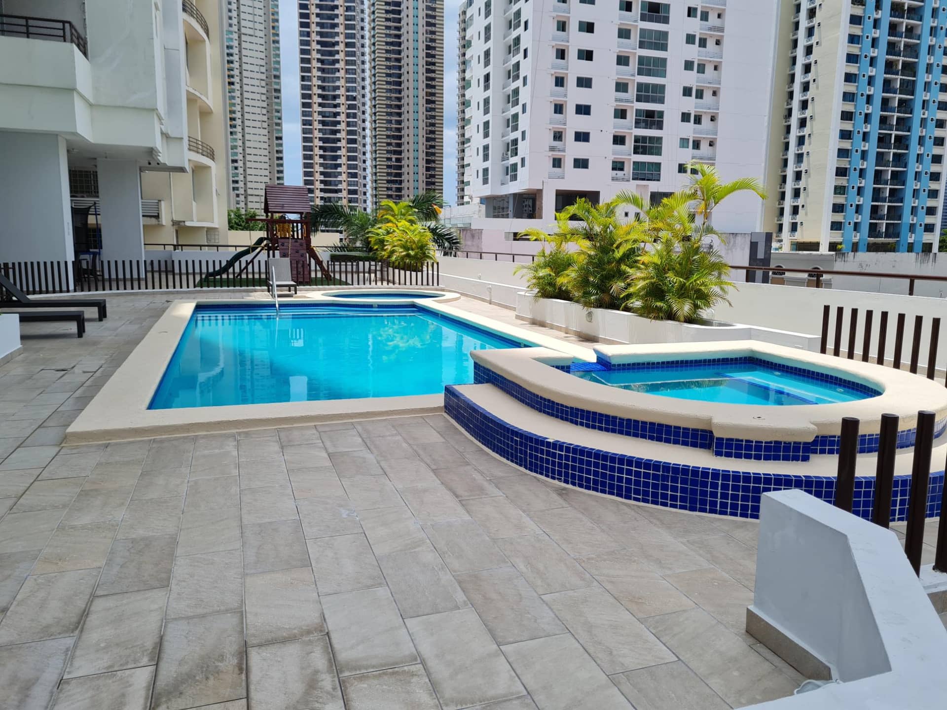 SE VENDE APARTAMENTO EN PH MANDARIN BAY SAN FRANCISCO - foto 1